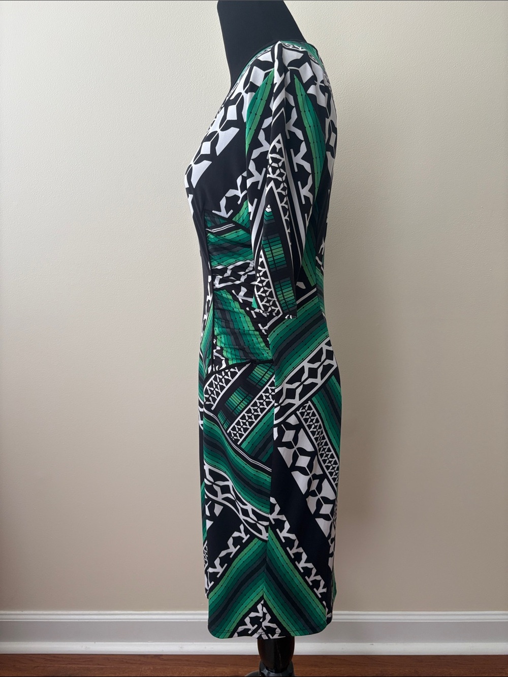 MSK Curve Enhancing Green Black Geometric V-Neck Women’s Dress Size Small - Picture 6 of 9